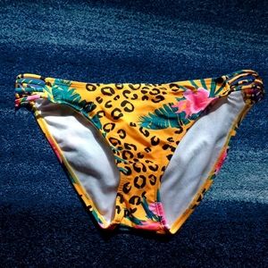 DECREE GOLD MULTI PRINT BIKINI BOTTOM SIZES L, S